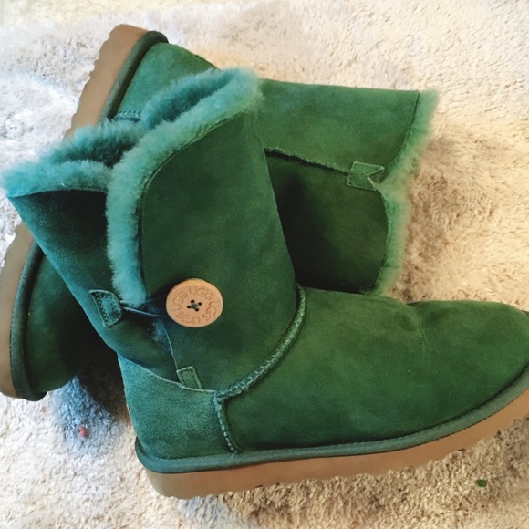 dark green ugg boots